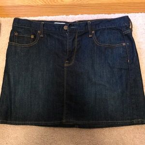 Dark wash Gap denim skirt
